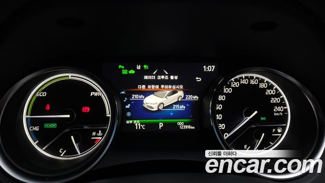 Toyota Camry 2019 — photo 11