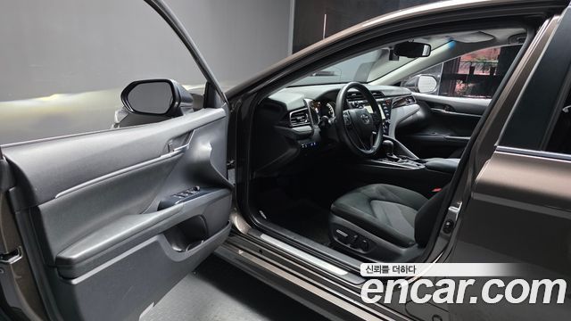 Toyota Camry 2019 — photo 13