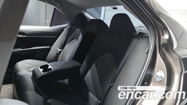 Toyota Camry 2019 — photo 17