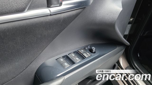 Toyota Camry 2019 — photo 23