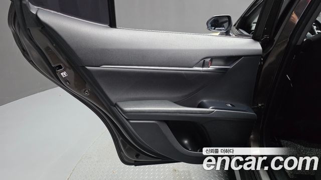 Toyota Camry 2019 — photo 15