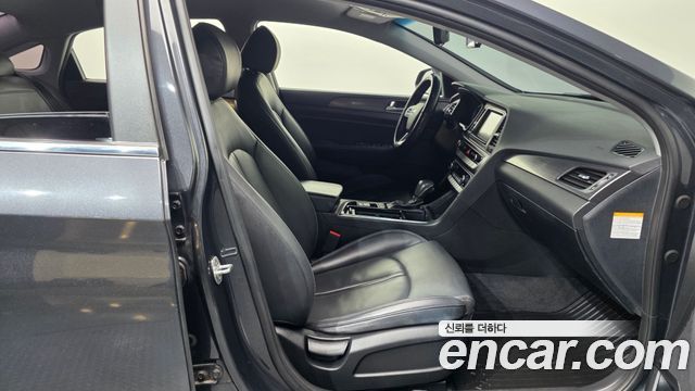 Hyundai Sonata 2019 — photo 17