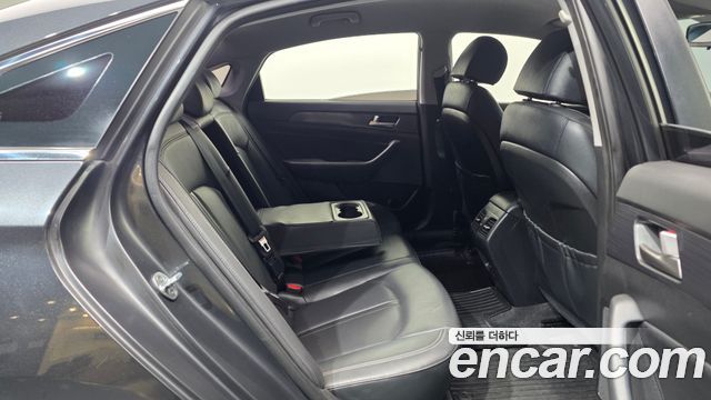 Hyundai Sonata 2019 — photo 18