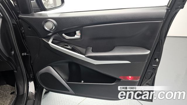 KG Mobility KORANDO 2015 — photo 14