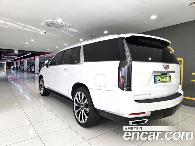 Cadillac Escalade 2025 — photo 2