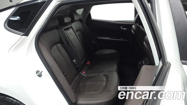 Kia K5 2020 — photo 17