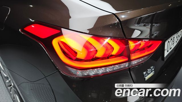 Genesis G80 2018 — photo 9