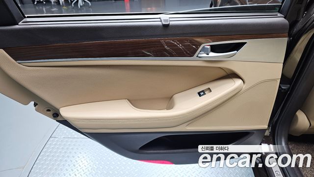 Genesis G80 2018 — photo 15