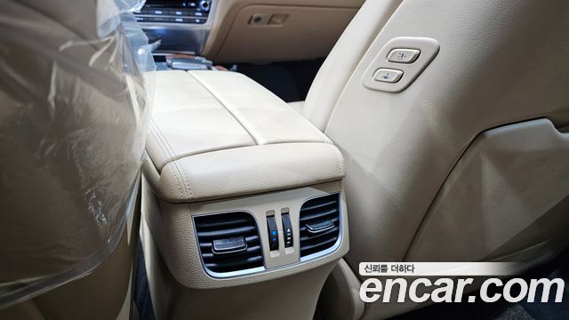 Genesis G80 2018 — photo 35