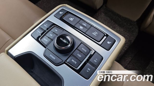 Genesis G80 2018 — photo 36