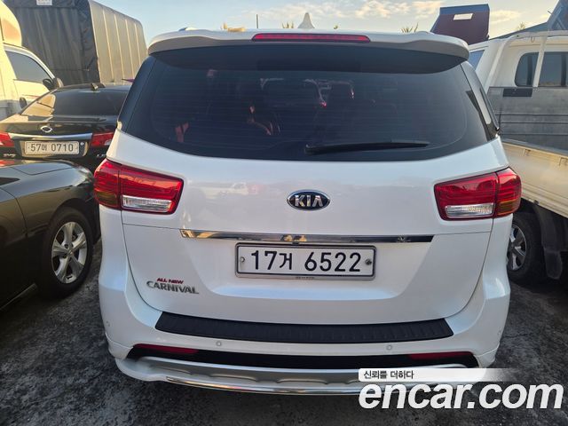 Kia Canival 2018 — photo 4