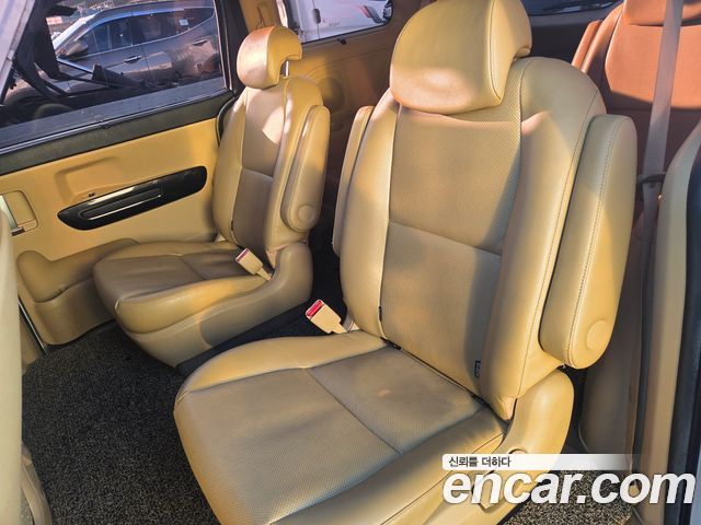 Kia Canival 2018 — photo 16