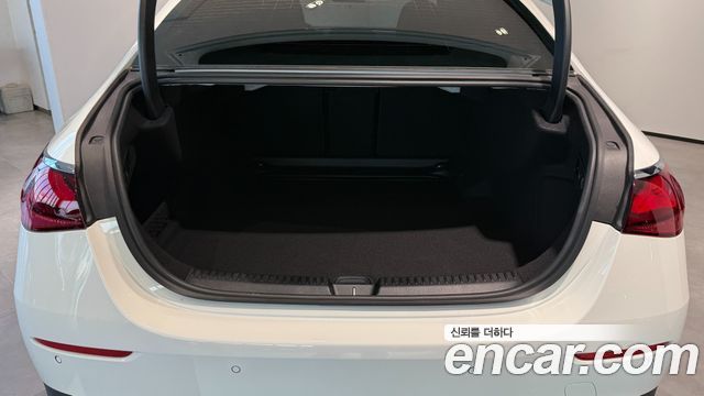 Mercedes-Benz E-Class 2026 — photo 10