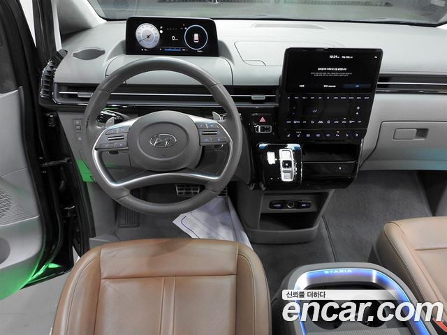 Hyundai Staria 2023 — photo 6