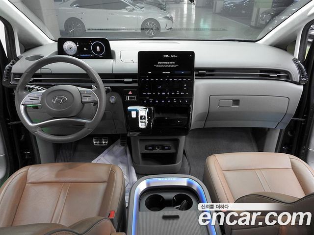 Hyundai Staria 2023 — photo 7