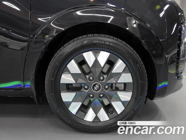 Hyundai Staria 2023 — photo 18