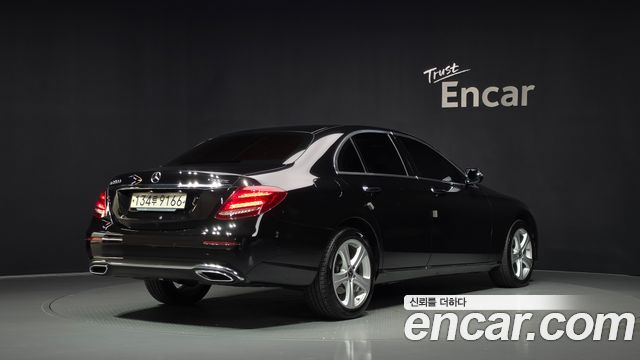 Mercedes-Benz E-Class 2018 — photo 2