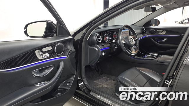Mercedes-Benz E-Class 2018 — photo 10
