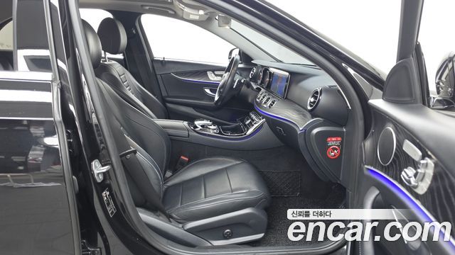 Mercedes-Benz E-Class 2018 — photo 11