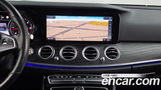 Mercedes-Benz E-Class 2018 — photo 14