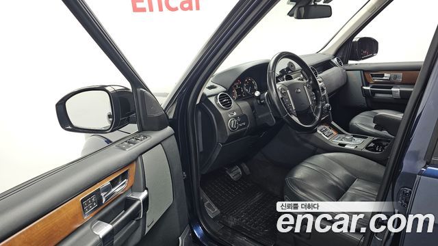 Land Rover Discovery 2016 — photo 10