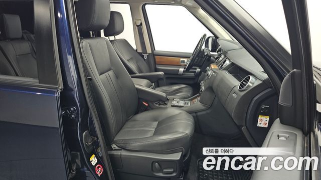 Land Rover Discovery 2016 — photo 12