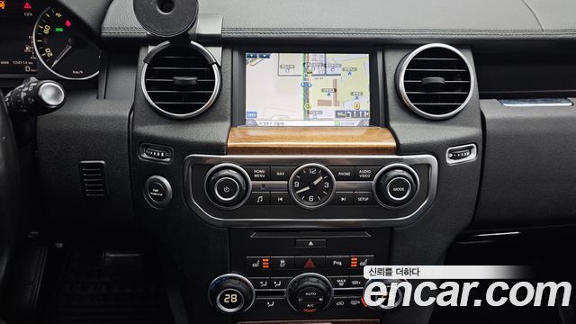 Land Rover Discovery 2016 — photo 14