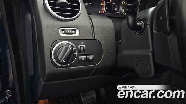 Land Rover Discovery 2016 — photo 16