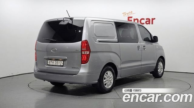 Hyundai Starex 2021 — photo 2