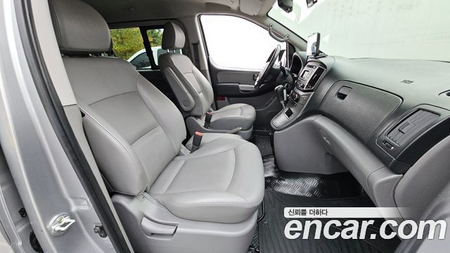 Hyundai Starex 2021 — photo 16