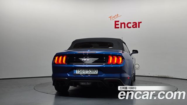Ford Mustang 2022 — photo 4