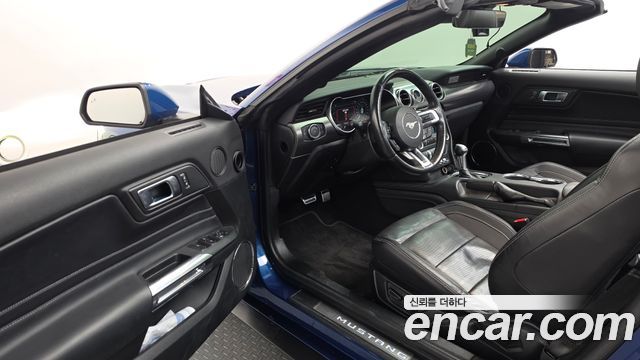 Ford Mustang 2022 — photo 13