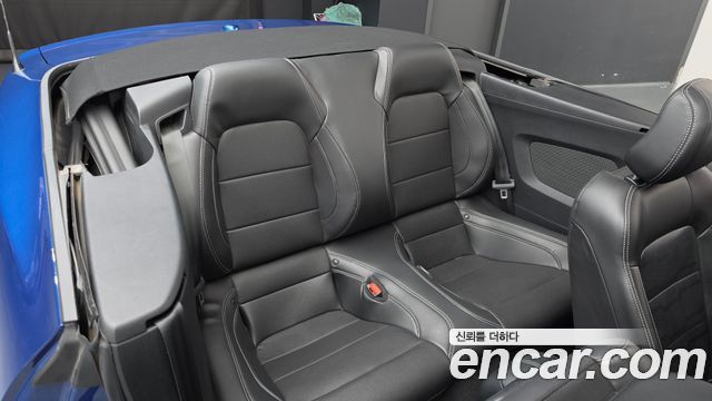 Ford Mustang 2022 — photo 17