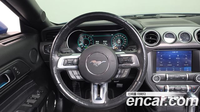 Ford Mustang 2022 — photo 18