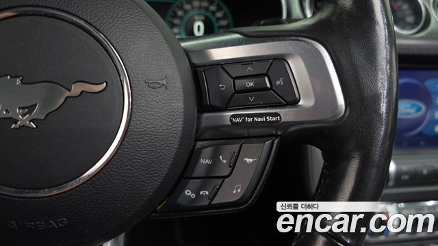 Ford Mustang 2022 — photo 23