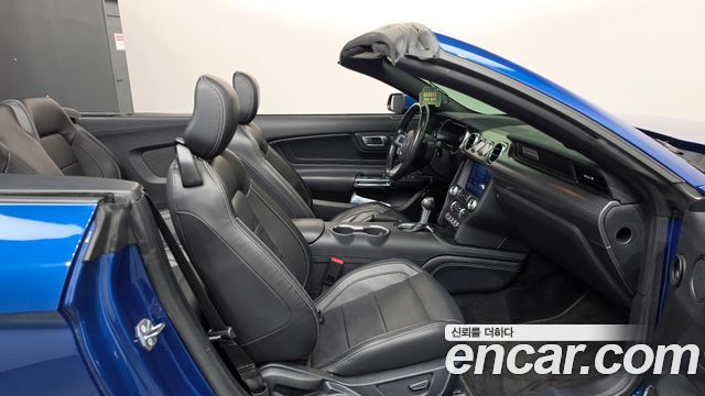 Ford Mustang 2022 — photo 16