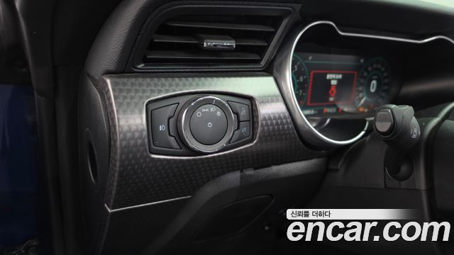 Ford Mustang 2022 — photo 27