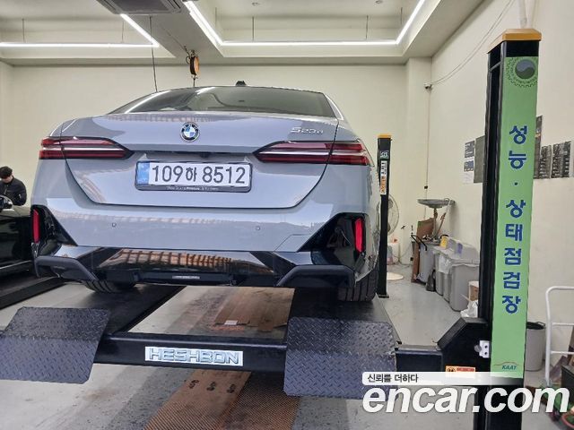 BMW 5-Series 2026 — photo 2