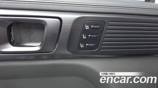 Hyundai Santafe 2025 — photo 32