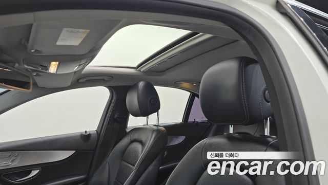 Mercedes-Benz C-Class 2016 — photo 16