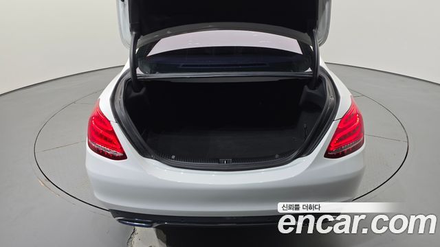 Mercedes-Benz C-Class 2016 — photo 17