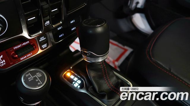 Jeep Gladiator 2022 — photo 8