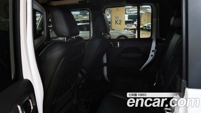Jeep Gladiator 2022 — photo 12