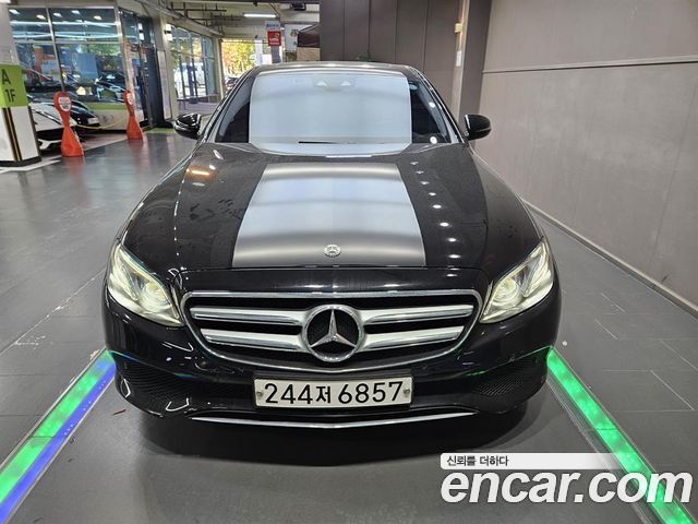 Mercedes-Benz E-Class 2017 — photo 1