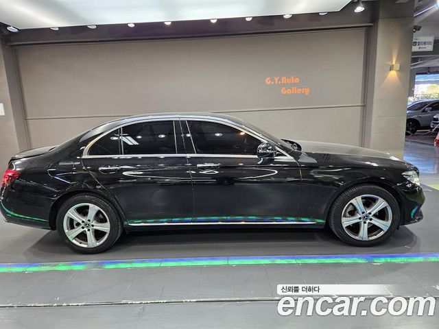 Mercedes-Benz E-Class 2017 — photo 2