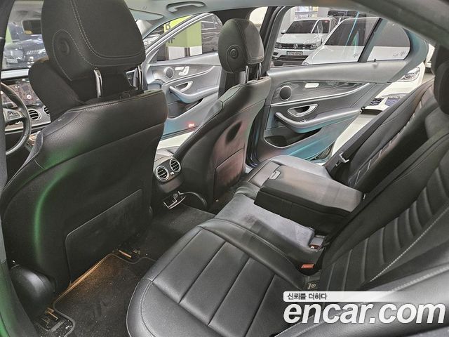 Mercedes-Benz E-Class 2017 — photo 5