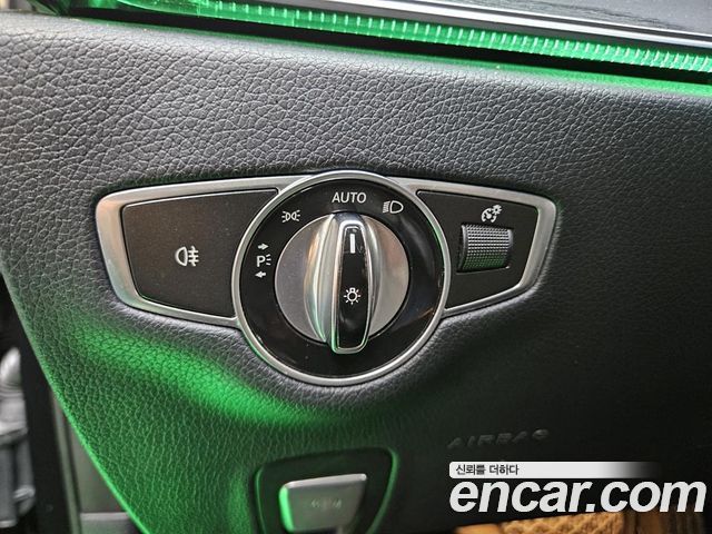 Mercedes-Benz E-Class 2017 — photo 8