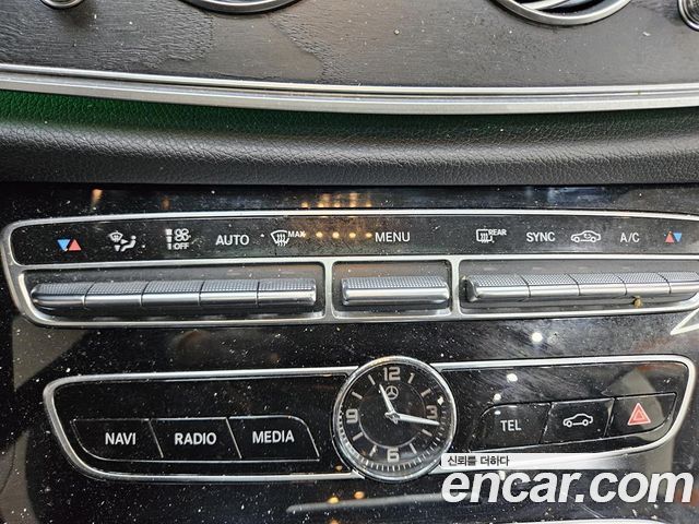 Mercedes-Benz E-Class 2017 — photo 13