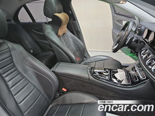 Mercedes-Benz E-Class 2017 — photo 16