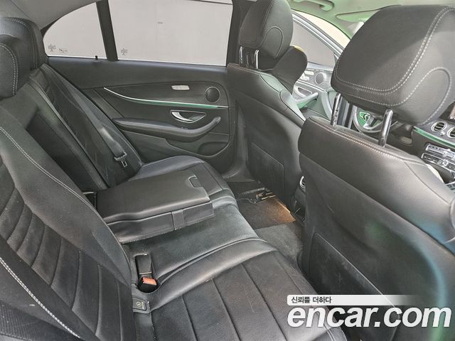 Mercedes-Benz E-Class 2017 — photo 17